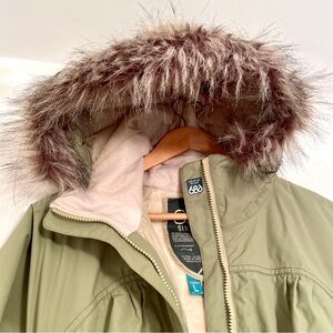 686 Snow Parka in Sage Green, size L